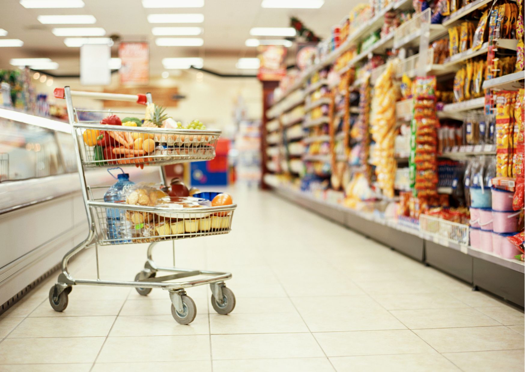Preços de alimentos caem, inflação perde força e fecha junho em 0,24%