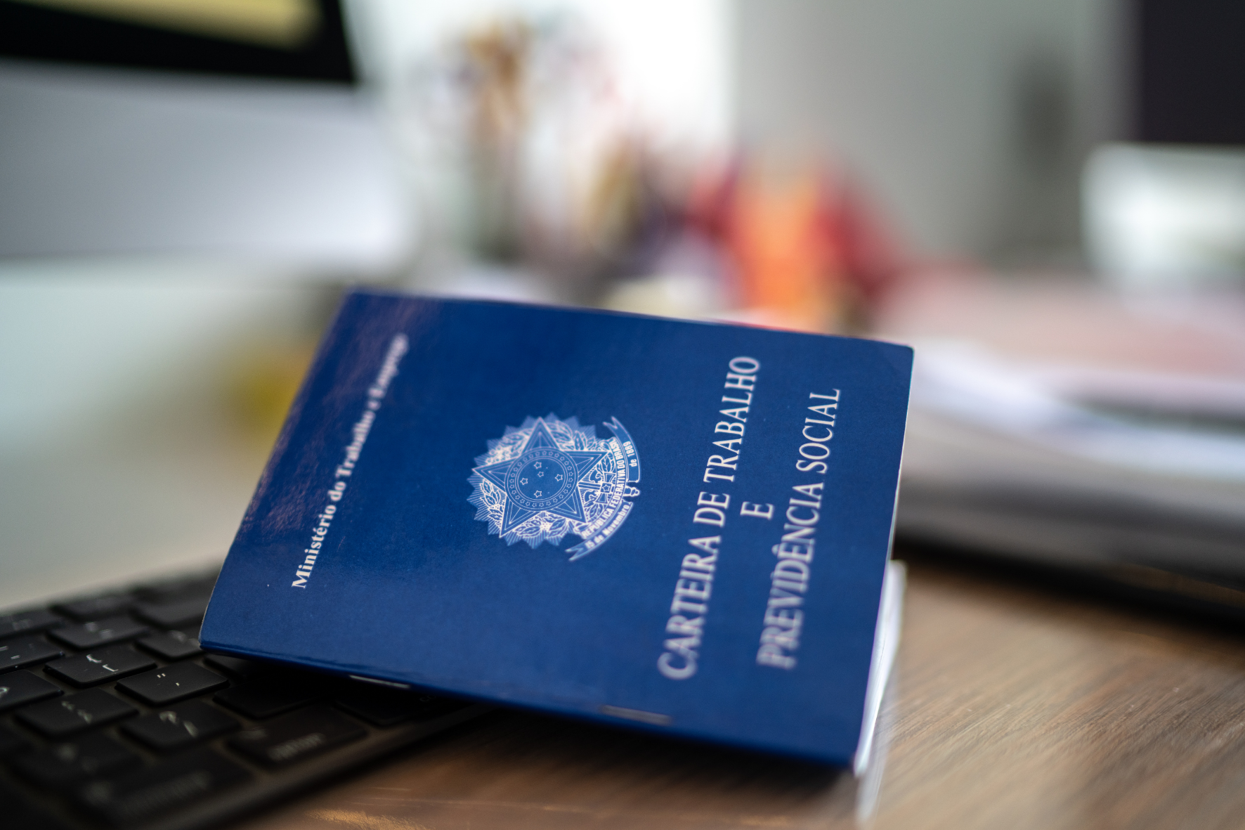 Trabalho formal cresce 19,1% desde 2023, com 10,1 milhões de novos vínculos